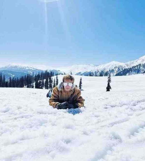 Sledging, in Kashmir