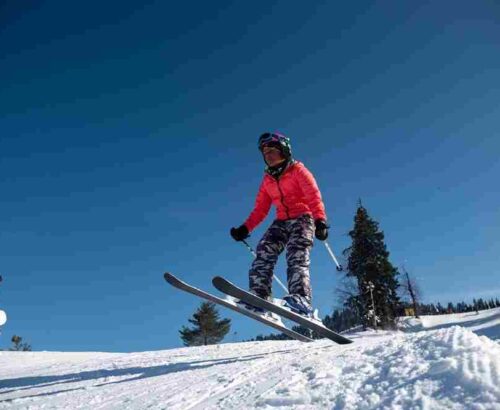 Top 10 adventure activities in Kashmir you must try: Ice Skating in kashmir