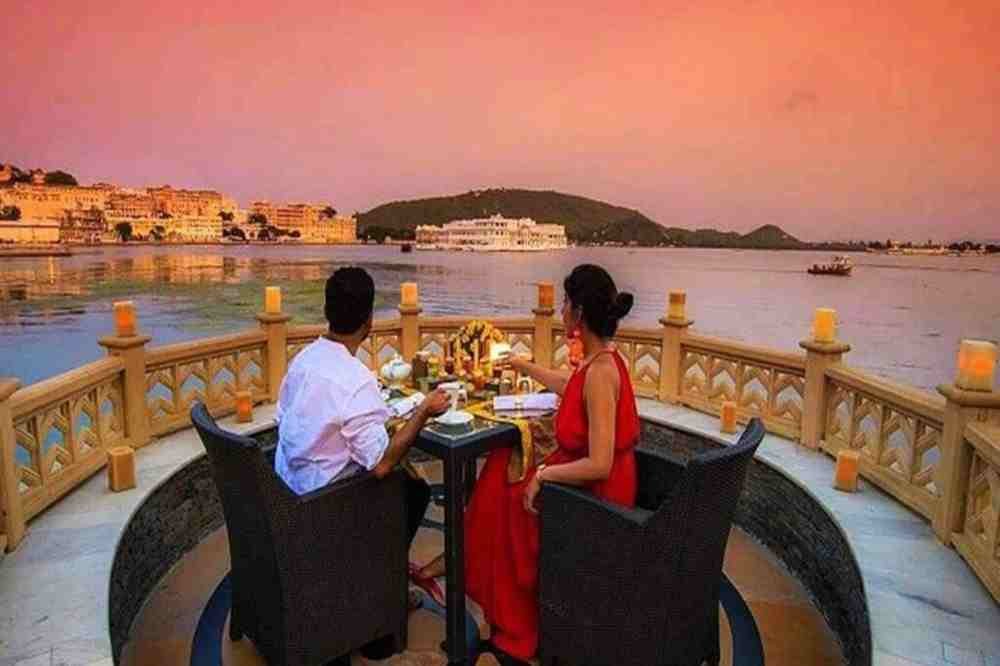 Rajasthan honeymoon tour package by Dogra Holidays featuring romantic palaces, heritage cities and memorable couple experiences.