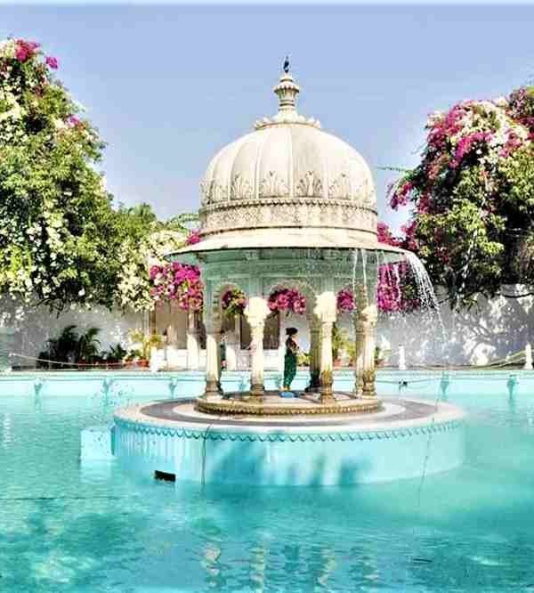 Saheliyon Ki Bari Udaipur featuring marble fountains, lotus pools and beautiful royal gardens.